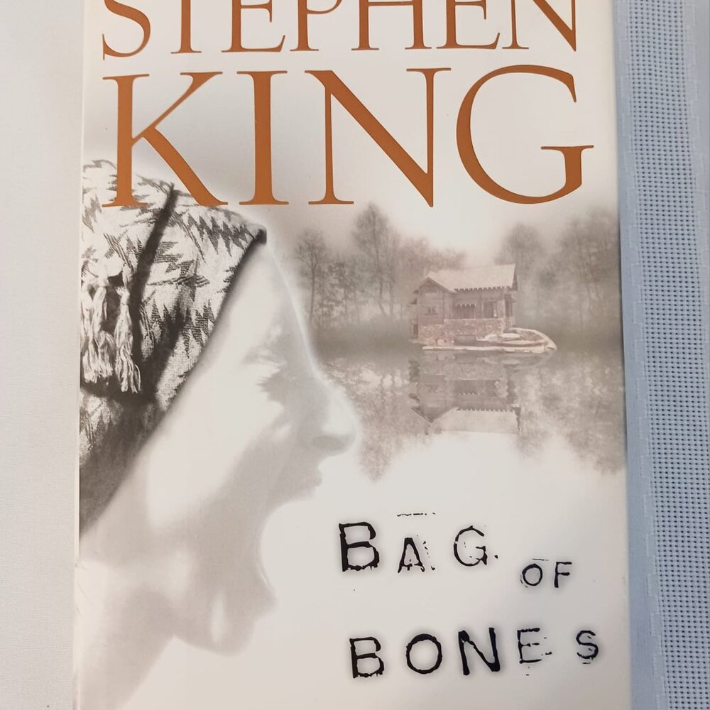 Bag of Bones, A Novel by Stephen King Hardcover Book